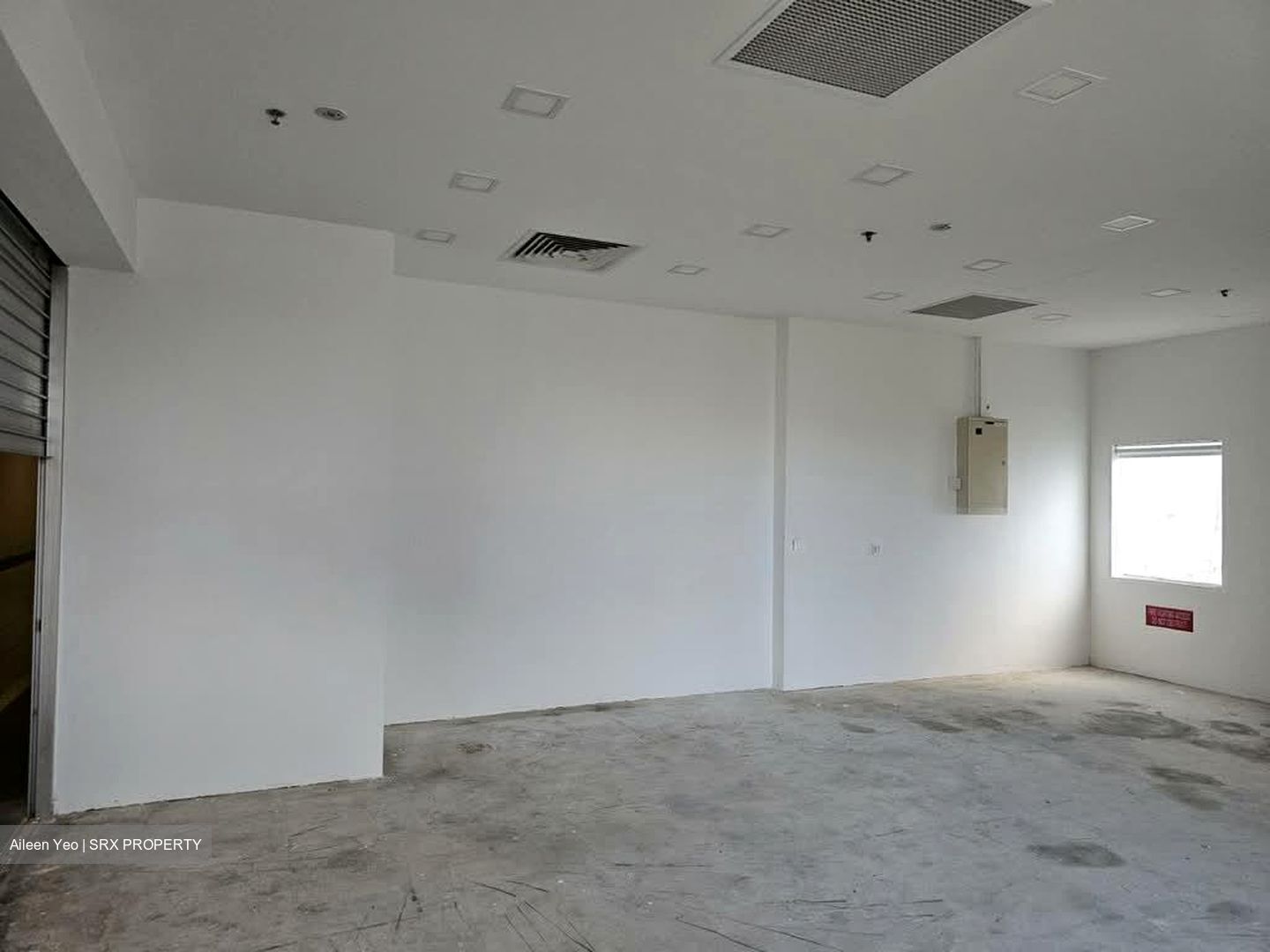 Roxy Square (D15), Retail #582816401